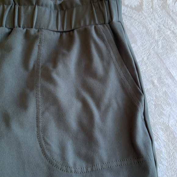 Ladies Dress pants Size M Dark Green, Elastic waist 29 in inseam - Picture 4 of 5